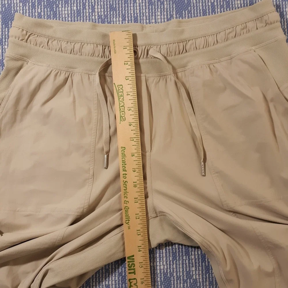 Lululemon Dance Studio Joggers Crop Pants Womens Size 14 Tan High Rise LW6CLWS